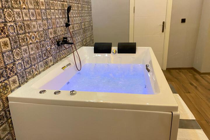 Room 3 of 21
