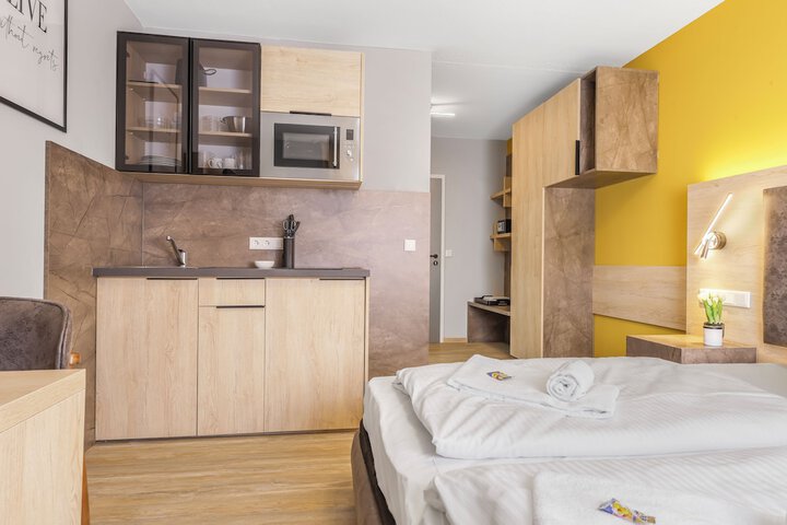 Room 12 of 66