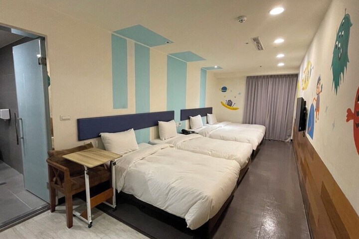 Room 35 of 68