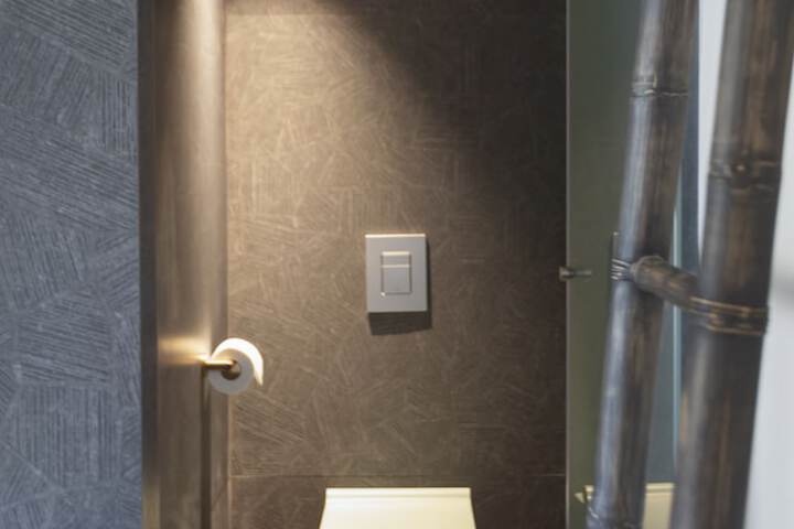 Room 51 of 76