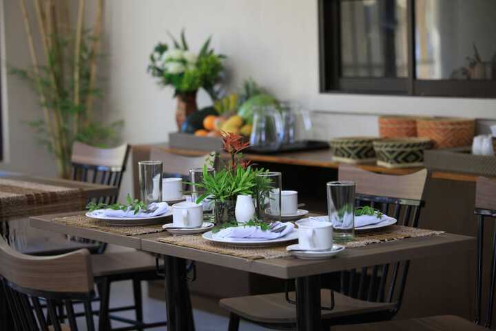 Dining 37 of 56