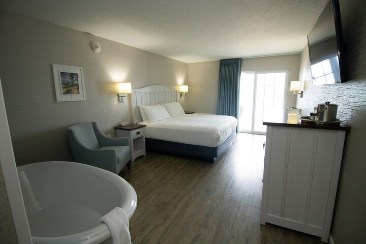 1 King Bed (25 of 28)