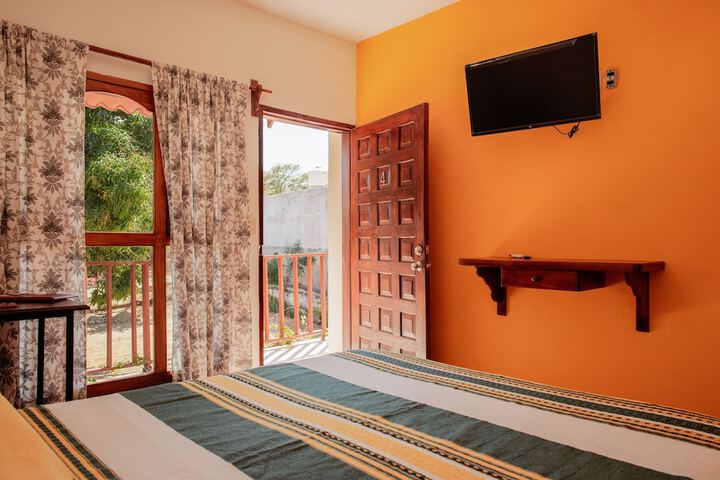 Room 3 of 64