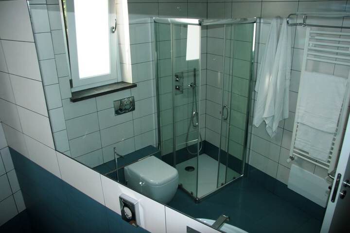 Room 72 of 196