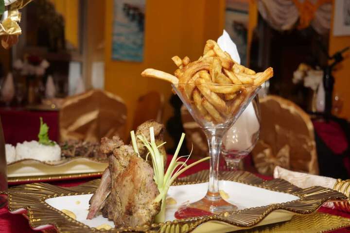 Dining 57 of 98