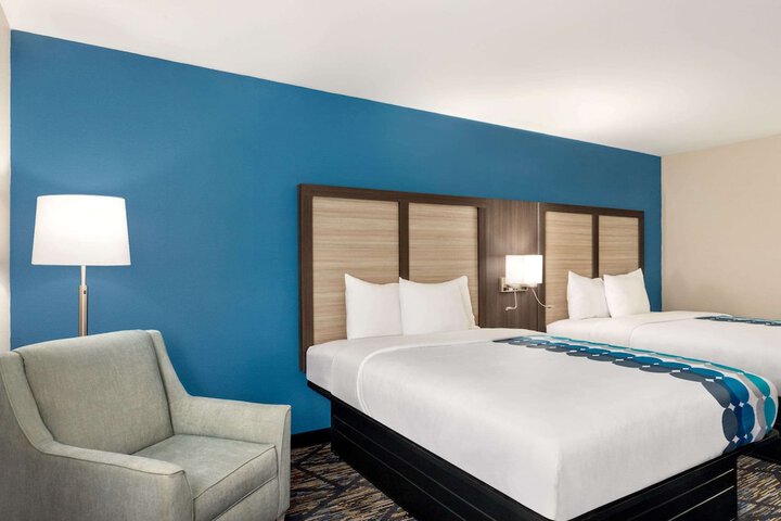 2 Queen Beds (6 of 19)
