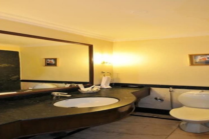 Room 19 of 27