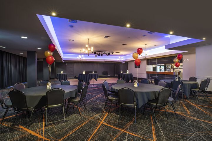 Ballroom/Hall 34 of 41