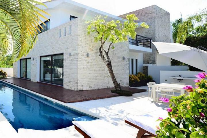 Casa Paraiso Selvamar by 5th Avenue Realty Group