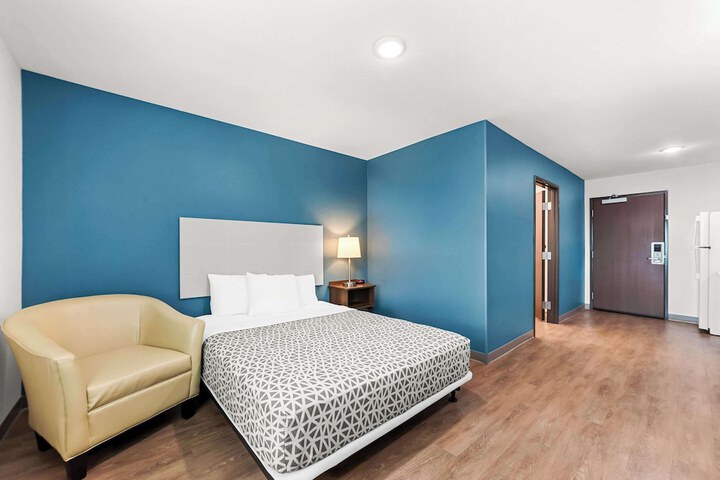 Suite Queen Bed (18 of 25)