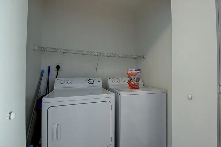 Room 9 of 27