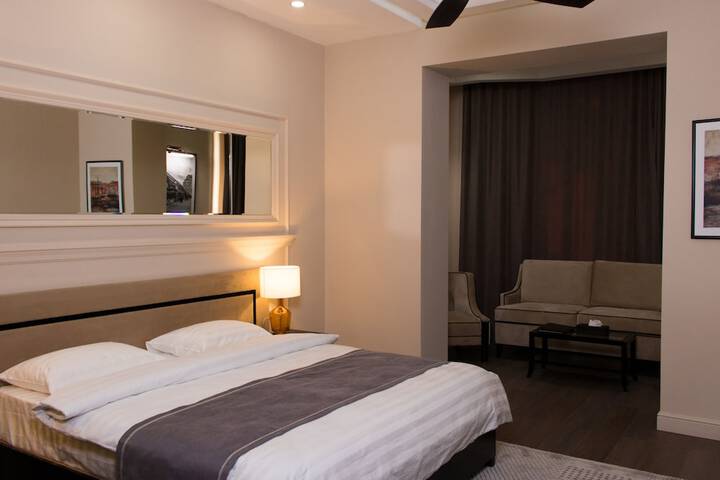 Room 6 of 43