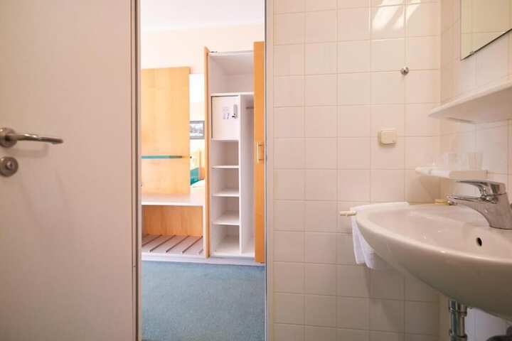 Room 55 of 84