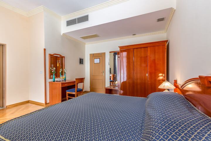 Room 26 of 41