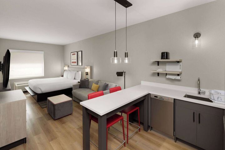 Room 7 of 25
