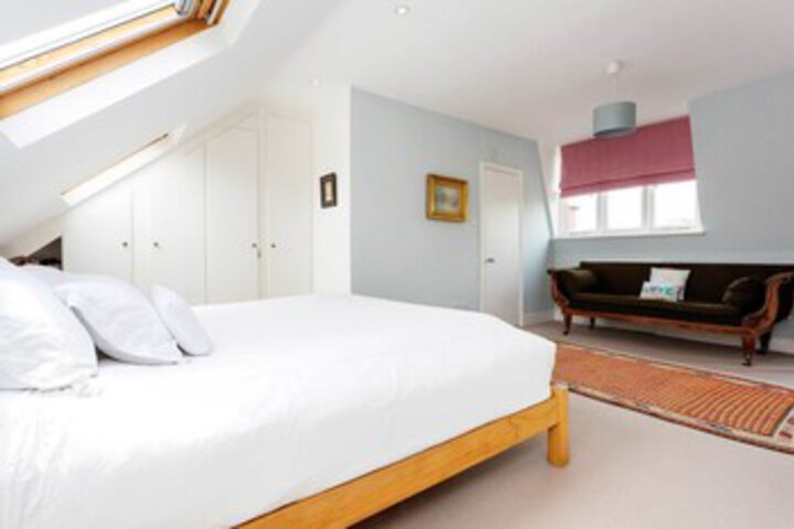 Room 14 of 22