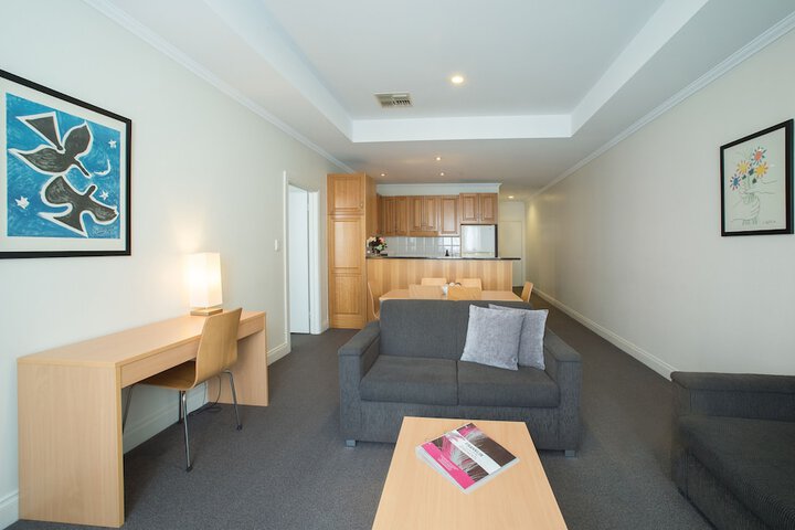 Room 21 of 38