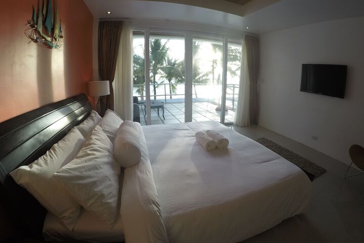 Room 15 of 296