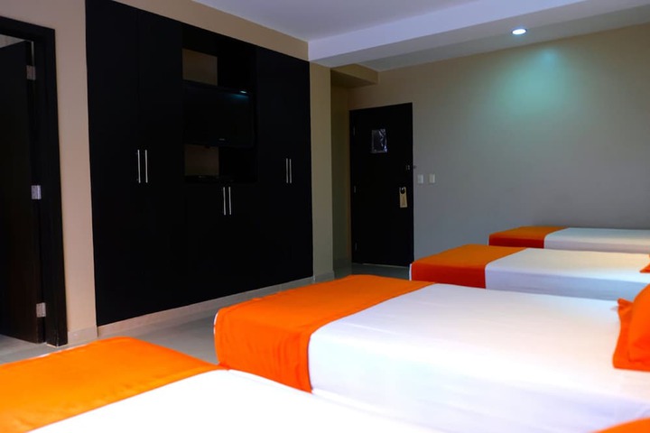Room 7 of 34