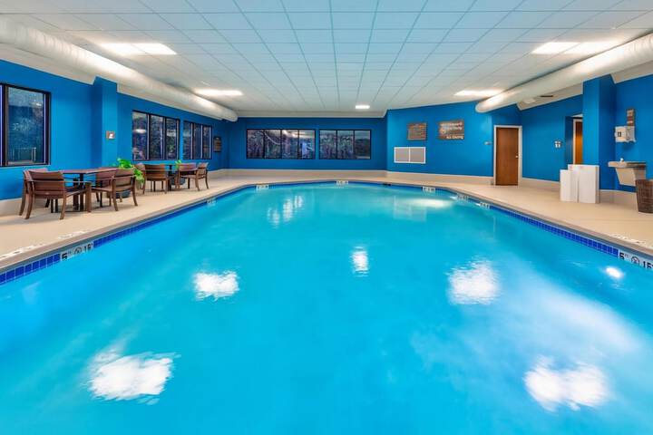 Pool 37 of 44