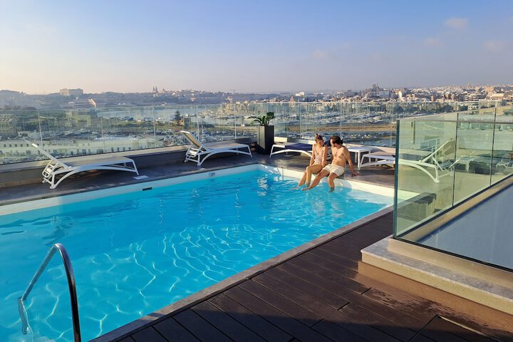 Pool 79 of 127