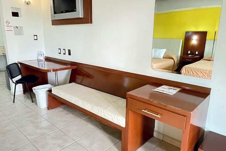 Room 5 of 15