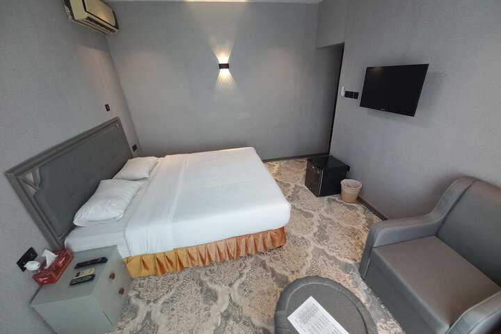 Room 35 of 50