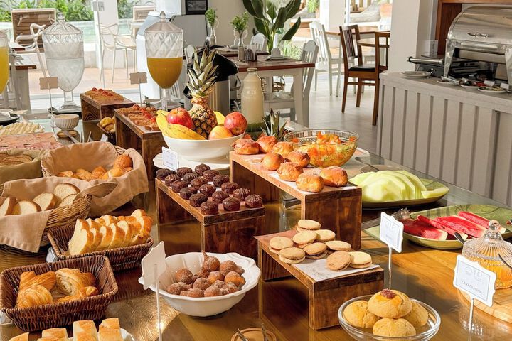 Breakfast/Coffee Service 97 of 108
