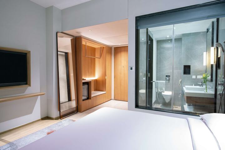 Room 4 of 24