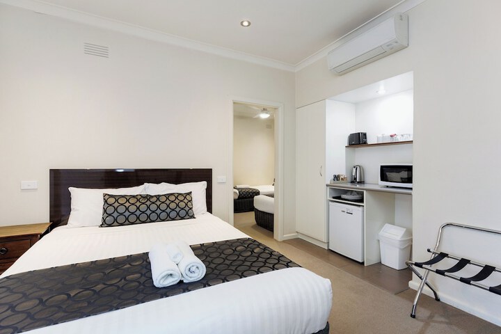 Room 5 of 49