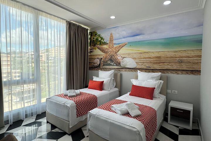 Room 47 of 191