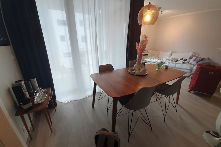 Room 3 of 10