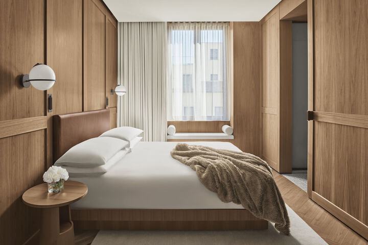 Room 10 of 82