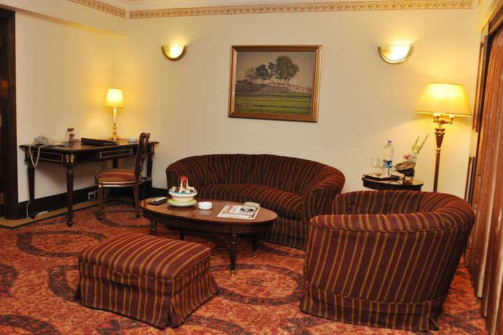 Room 18 of 80