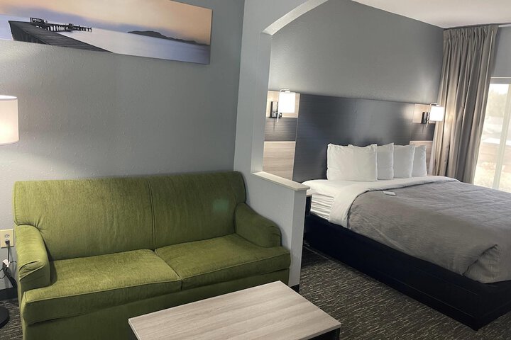 Room 13 of 27