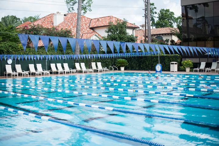 Exercise/lap pool
