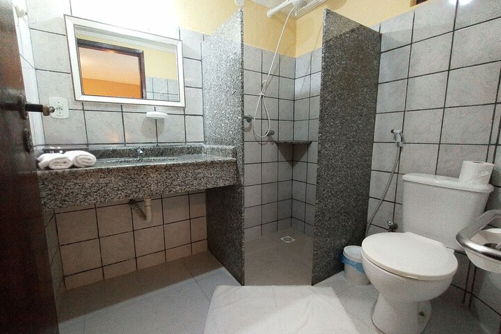 Room 25 of 113