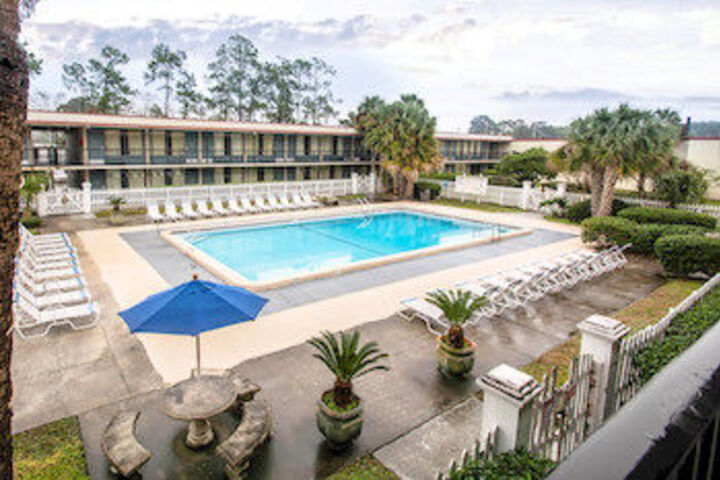Pool 48 of 51