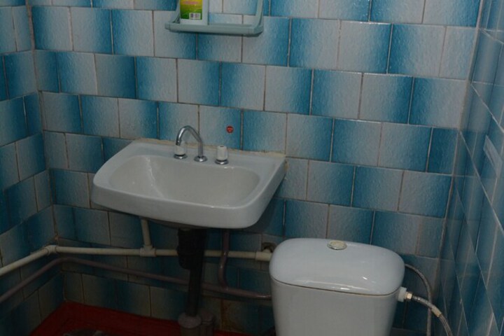 Room 73 of 100