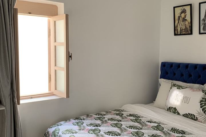 Room 6 of 30