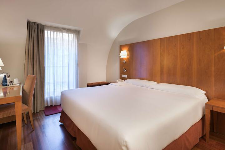 Room 10 of 49