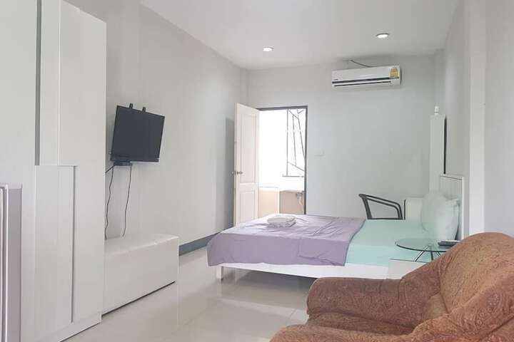 Room 7 of 195