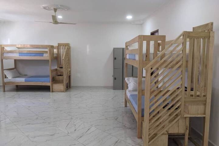 Room 40 of 53