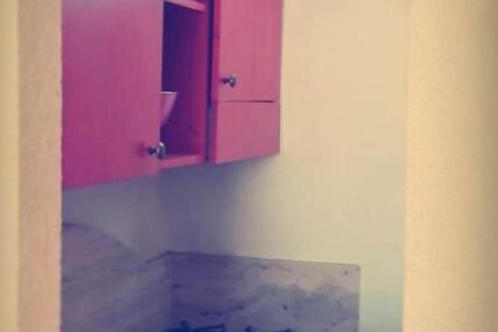 Room 9 of 16