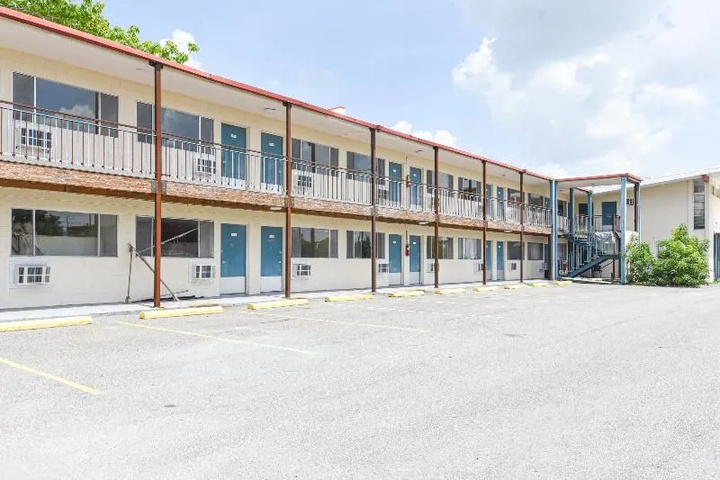 Photo of HOTEL VALDOSTA GA D
