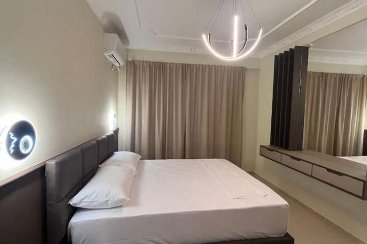 Room 7 of 95