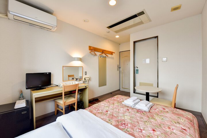 Room 13 of 70