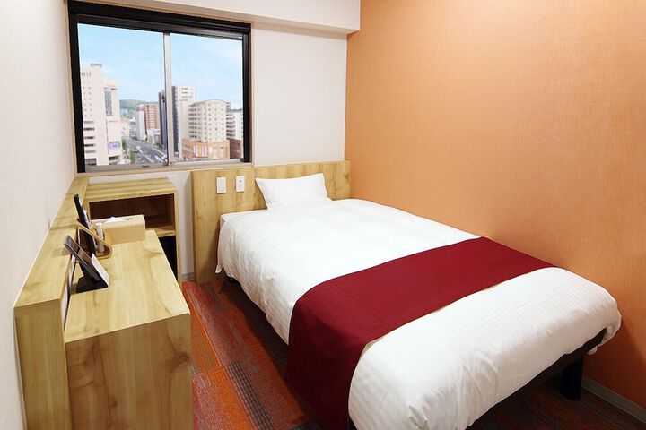 Room 2 of 20