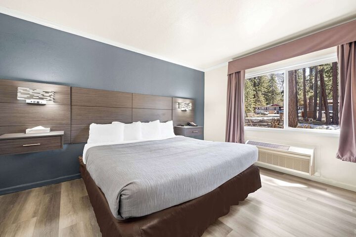 1 King Bed (7 of 18)