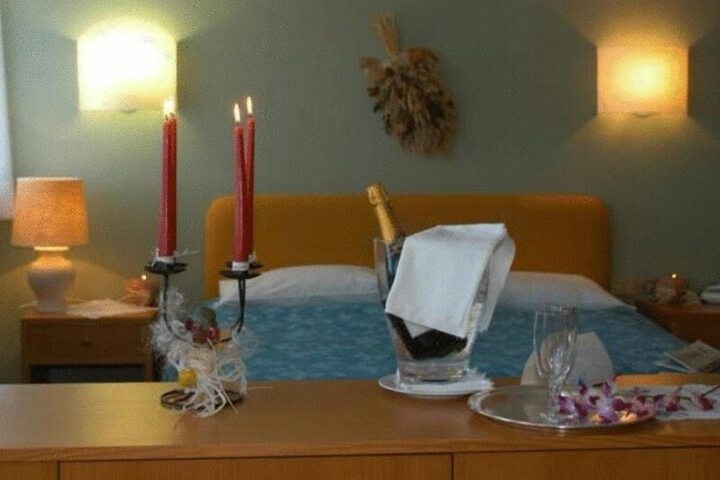 Room 5 of 29